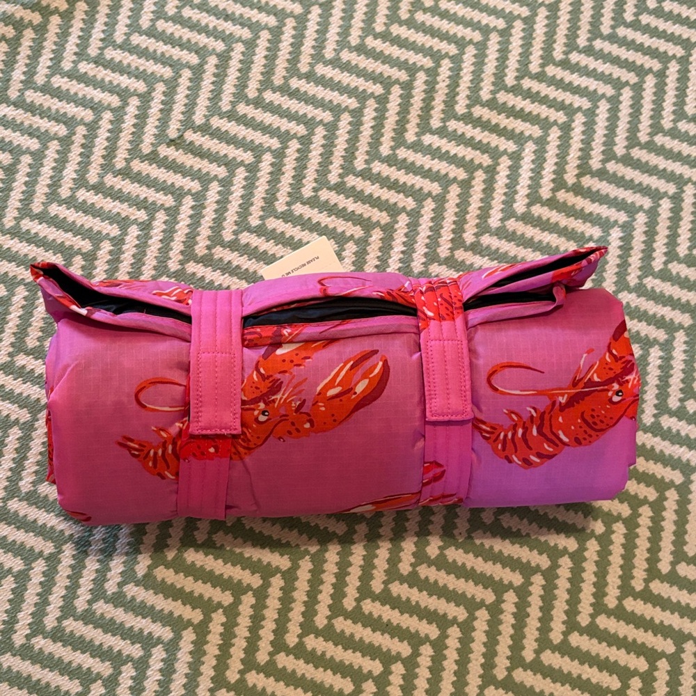 NWT BAGGU Puffy Picnic Blanket Lobster - Picture 5 of 6